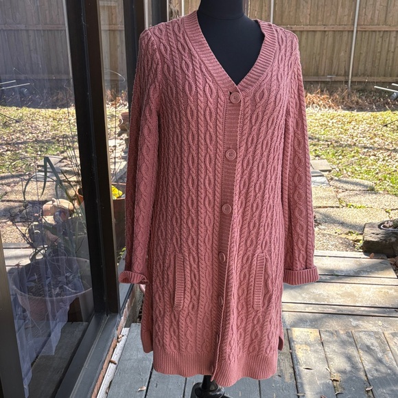 d&co Sweaters - Elegant Rose Cable Knit Cardigan